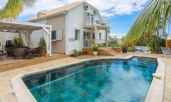 Carosse Villa | Holy Paradise 5 * villa con piscina climatizada en invierno para hasta 16 personas en St Gilles