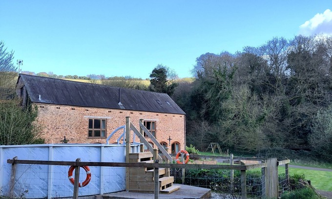 Roadwater Casa | Gran conversión de granero de 5 estrellas en Exmoor, con capacidad para 16 personas en 8 habitaciones con baño.