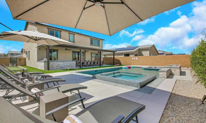 Coachella Casa | Large 7 Bdr + 9 beds, Huge GameRoom, Putting Green, Bocce, Pool & Spa, designer