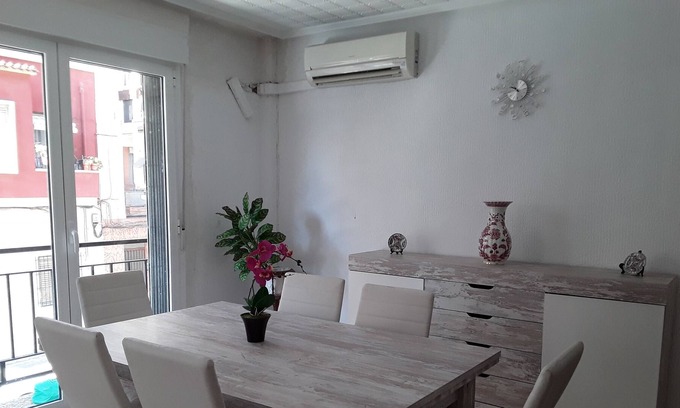 Alicante Casa | Large and beautiful apartment