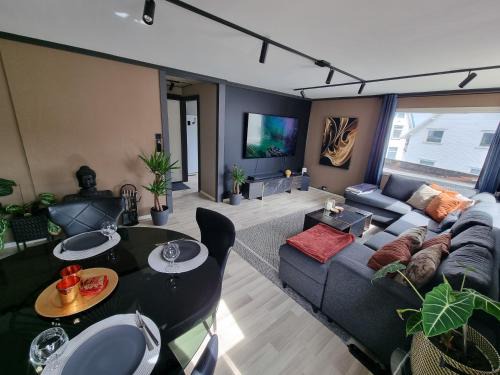 Stavanger Apartamento | Large and central 2 bedroom apartment with Free parking, Free EV recharging and a private garden
