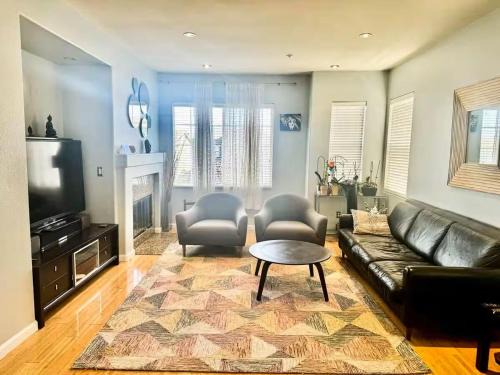 Bayshore Heights Casa | Large and Cozy Home 2BD 2BA Near SF