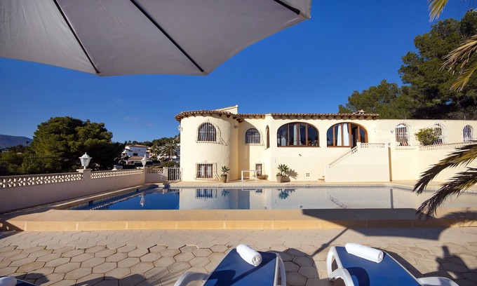 Empedrola Villa | Villa grande y graciosa con piscina privada en Calpe, en la Costa Blanca, España para 6 personas