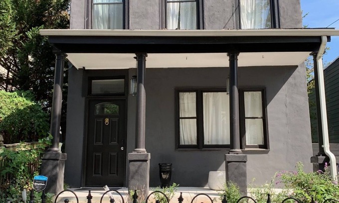 Anacostia Casa | Large and Spacious Urban Oasis in Historic Home, Pet Friendly