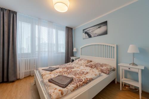 Prosek Apartamento | Large apartment Prosek - Your second home!