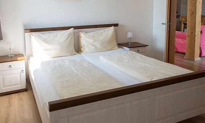 Zell Am Moos Apartamento | Gran apartamento con vista al lago - Familia Stabauer (4 flores)