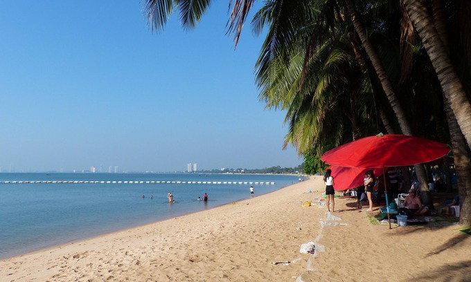 Chonburi Apartamento | Amplio apartamento con vista al mar a 100 m de la playa en un pueblo de pescadores