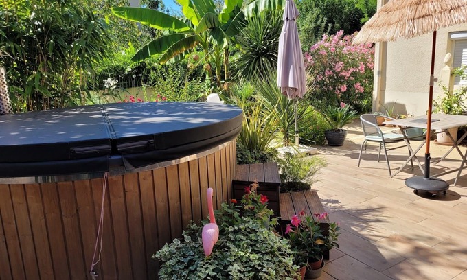 Trelissac Apartamento | Large Appartment 50 sq m with heated spa ✦ south-facing garden