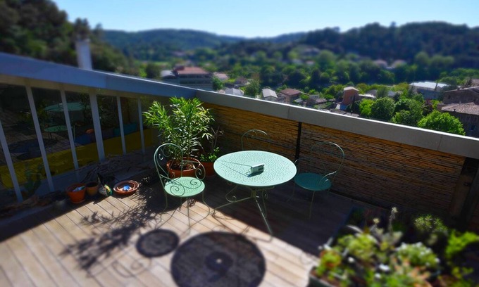 Barjols Apartamento | Large artists' loft with terrace, pool with outdoor shower