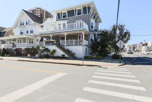 Ventnor City Casa | Large Beach Home with Ocean Views from Balcony Unit 2 and 3