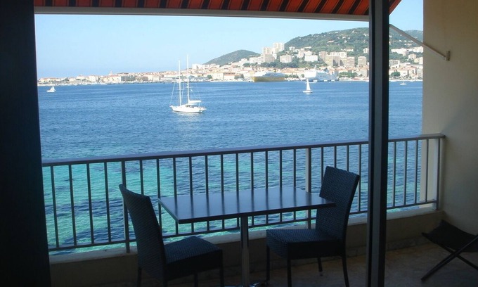 Le Ricanto Apartamento | estudio junto al mar, aire acondicionado, estacionamiento privado, magnífica vista del golfo de Ajacci