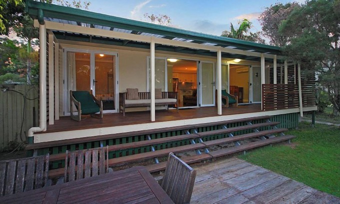 Amity Point Casa | Large beachside house in quiet bush surroundings