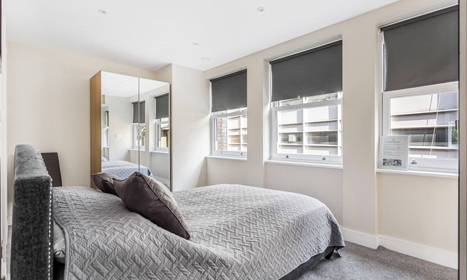 Walpole Apartamento | Large Bright One Bedroom Apartment, 5 Minutes Walk From Ealing Broadway Station!