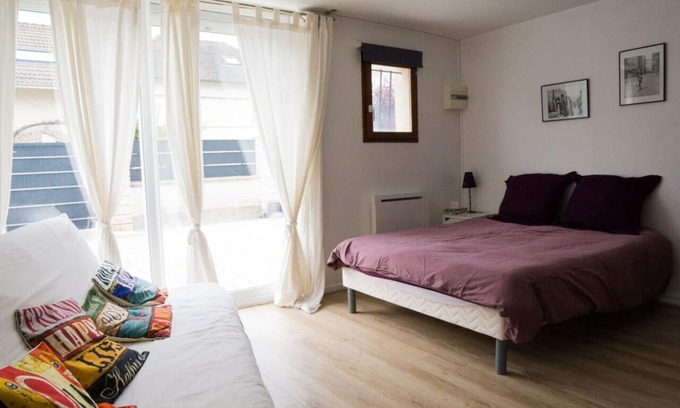 Fontenay-le-Fleury Apartamento | large, bright studio for 4 people