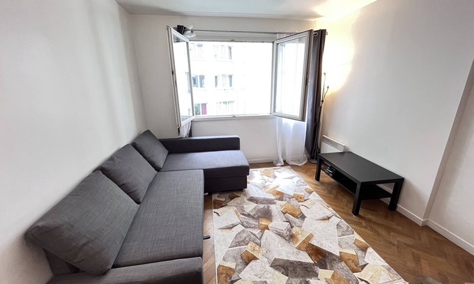 Quartier du Pont-de-Flandre Apartamento | Large, calm and bright T2 apartment - Parc de la villette
