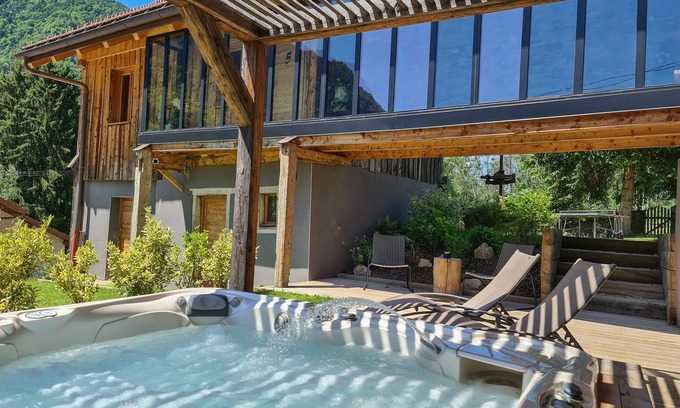 Le Petit-Bornand-les-Glieres Chalet De Esquí | Large chalet with Jacuzzi, Billiards, Sauna, Hammam - 12 pers. max