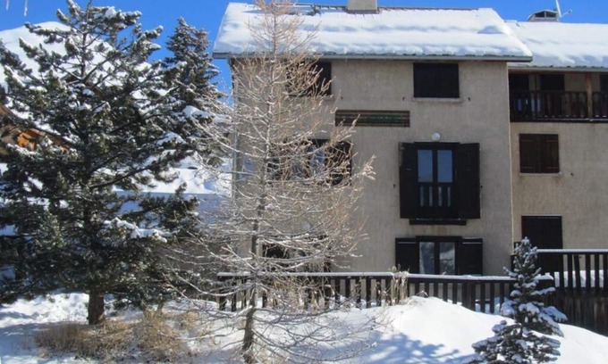 Molines-en-Queyras Chalet De Esquí | LARGE chalet with garden in Molines-en-Queyras, sleeps 19, fully equipped.