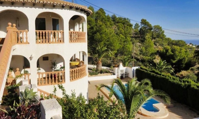 Altea la Vella Chalet De Esquí | Large chalet with private pool