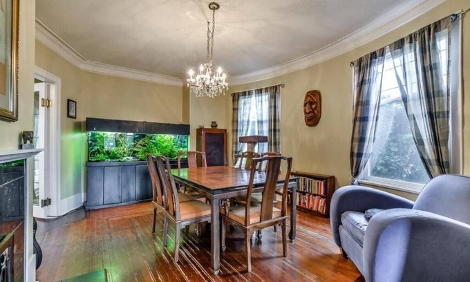 Grandview-Woodland Casa | Large character home steps from Little Italy / Commercial Drive