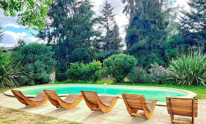 Floudes Casa | Large character house built in 1850