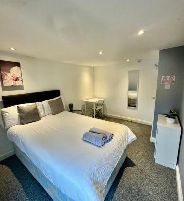 Saint Paul's Casa | Large City Centre Room