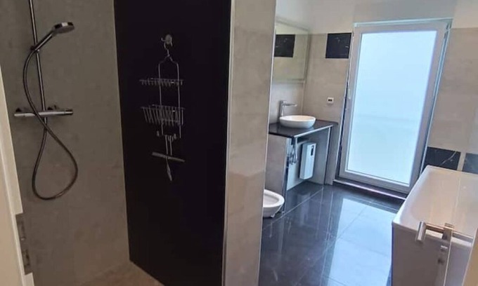 Buer Apartamento | Large comfort bungalow incl. car charger