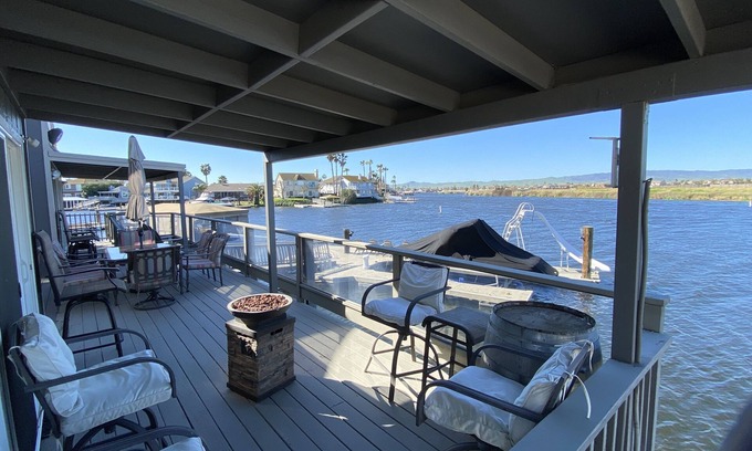 Discovery Bay Casa | Gran Waterfront Discovery Bay Home perfecto para grupos grandes