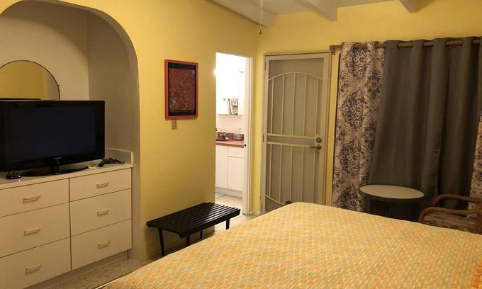 Estate Ruby Casa | Queens Quarters Cómoda habitación de 1 habitación / baño