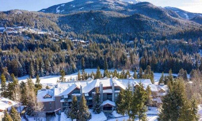 Blueberry Hill Condominio | Large condo that sleeps 8. Walking distance to Whistler Village and Alta Lake.