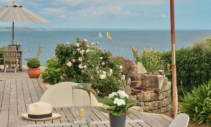 Audierne Villa | Large contemporary villa, right on the water...
