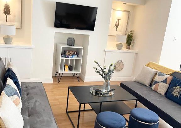 Swindon Apartamento | Large, cosy basement flat in the heart of Old Town