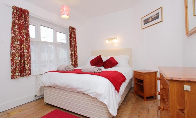 Andover Casa | Large Cosy House Ideal for Corporate Lets