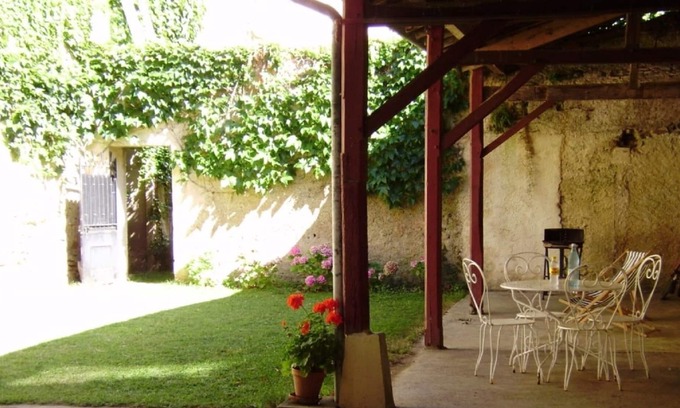 Trie-sur-Baise Casa | Gran casa de campo en pueblo medieval 1 / 2h de los Pirineos, límite de Gers