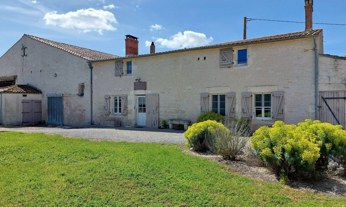 Marans Cabaña | Large country gîte for 18 people