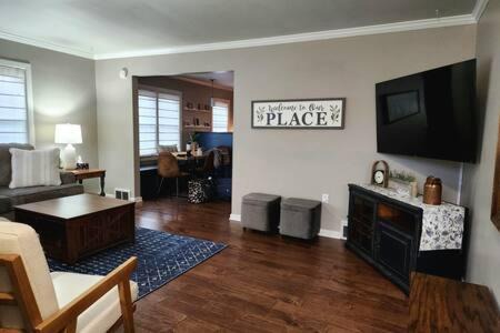 Columbus Casa | Large Cozy House Near NexusPark Air Hockey