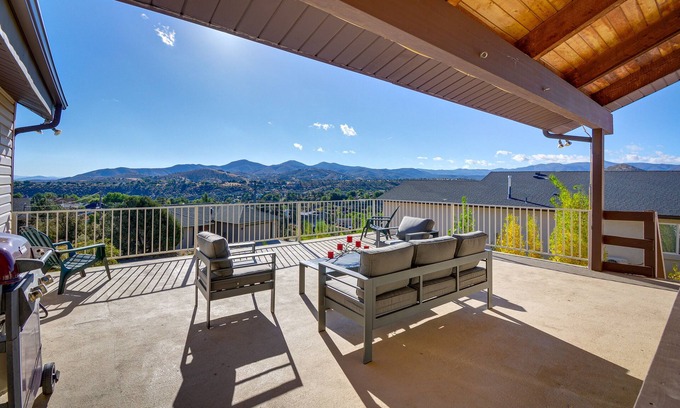 Diamond Valley Casa | Large Deck + Mountain Views: Prescott Getaway!