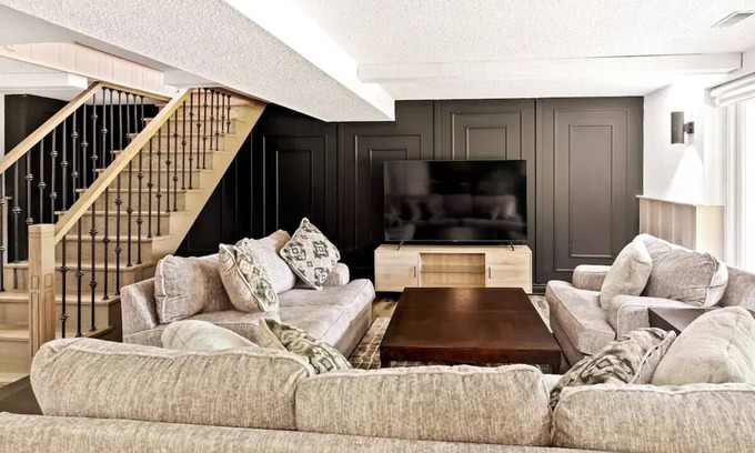 Caledon Casa | Large Estate House ~ 6BR and 4.5WR ~ Sauna ~ Games ~ Pool Table ~ Hot tub - Pool