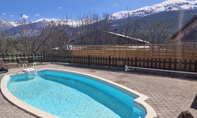 Faucon-de-Barcelonnette Casa | Large family home in the mountains with swimming pool