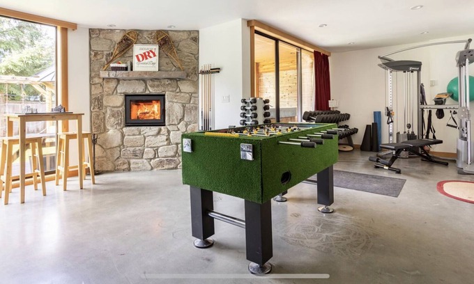 Whistler Chalet De Esquí | Large family chalet walk to all amenities