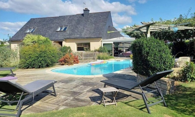 Ploemeur Casa | Large family home.