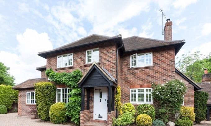 Guildford Casa | Large family home in the heart of Surrey