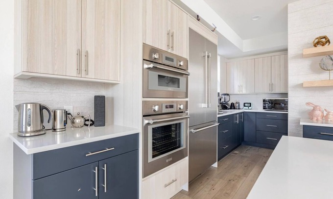 Northfield Casa | Large Family Home Near Airport & Wilderness Preserve