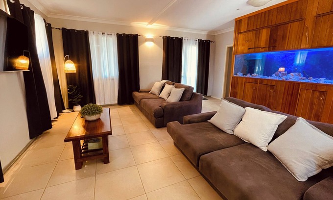 Kalbarri Casa | Large Family Home, Pet Friendly, Central Location. Sleep 11
