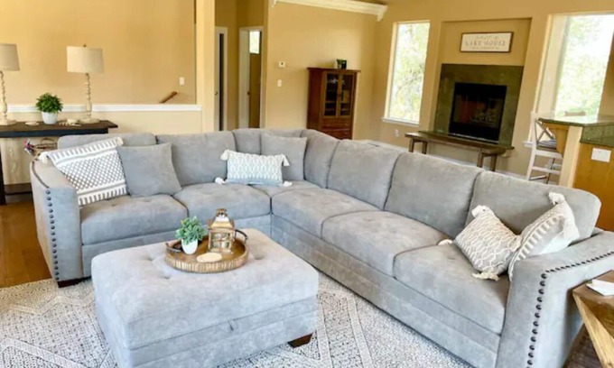 Oak Shores Casa | Large Family home with 2 Master Bedrooms!
