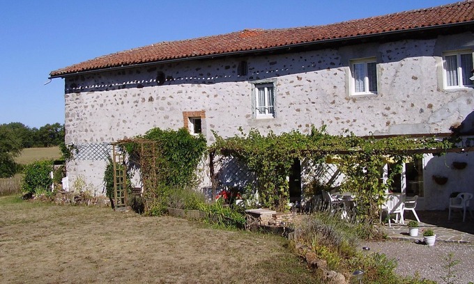 Chabrac Otro | Gran casa de campo en hermoso caserío
