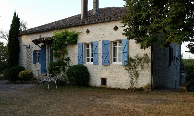 Belveze Otro | Gran casa de campo en la plaza Quercy 6 hab (15p) Piscina Tenis Tranquilo garantizado.