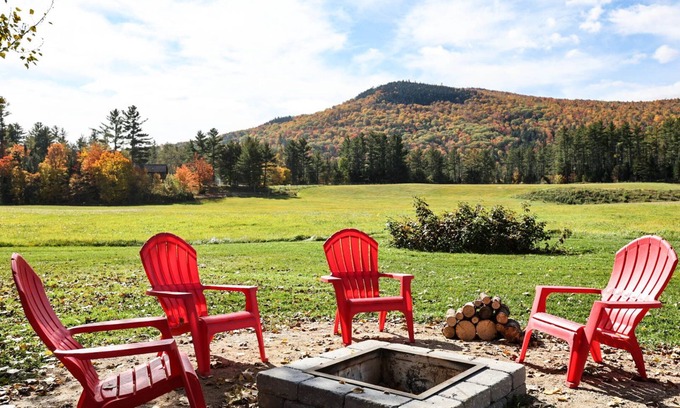 Sunday River Area Casa | Large farmhouse on cattle farm - snowmobile, ski, hike, and more!