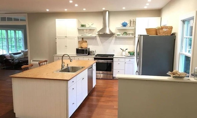 Glendale Casa | Large four-bedroom house in prime location