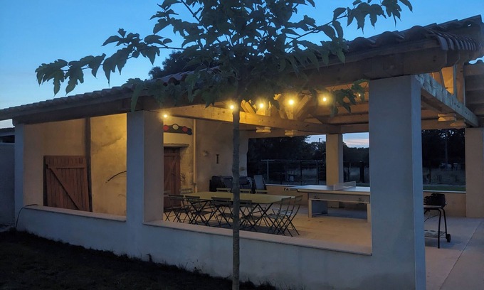 Surgeres Cabaña | Encantadora casa de campo a 25 km del mar para 7 wifi