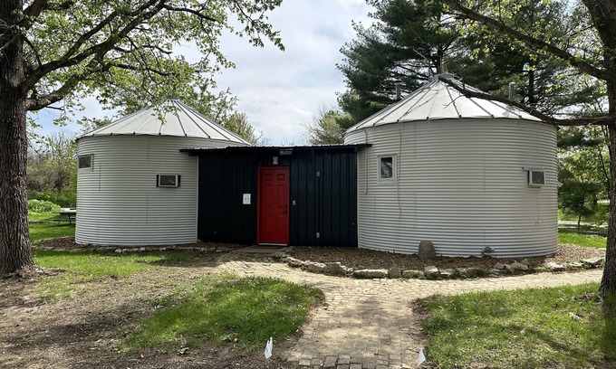 Orange Prairie Cabaña | Large Grain Bin Cottages